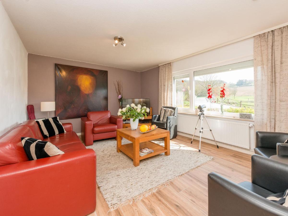 Modern Holiday Home Near River In Amelgatzen Emmerthal Szoba fotó