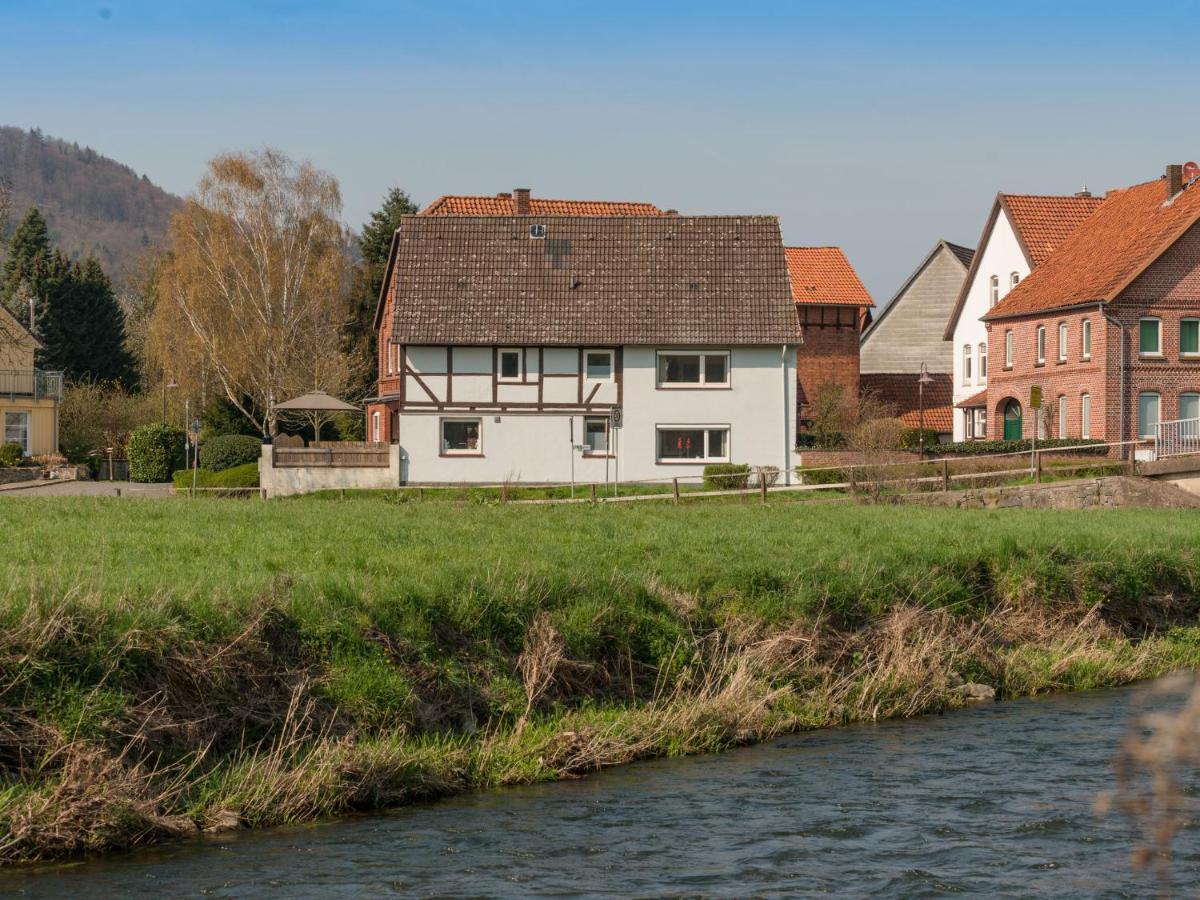 Modern Holiday Home Near River In Amelgatzen Emmerthal Szoba fotó