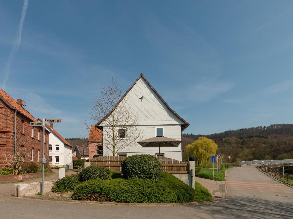 Modern Holiday Home Near River In Amelgatzen Emmerthal Szoba fotó